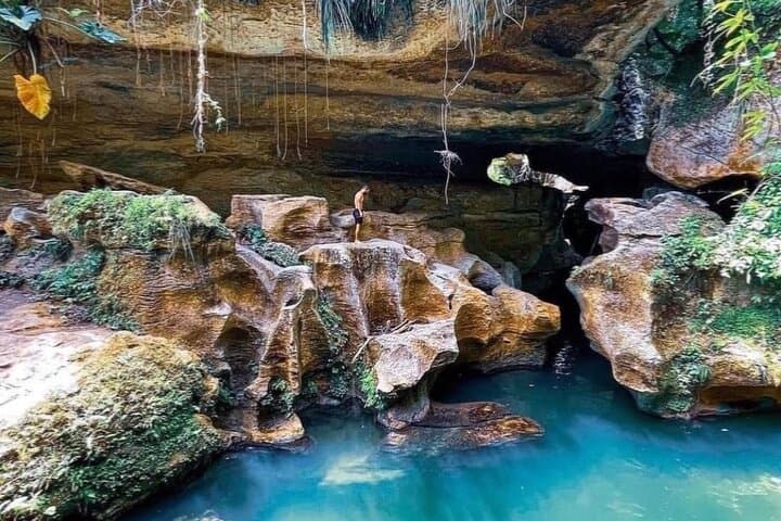 Rainforest Caves & Waterfalls: Charco Azul and Cuevas Arenales Adventure (Vega Baja)