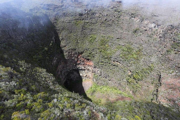 Piton de la Fournaise Day Tour: Pas de Bellecombe, Commerson Crater & Plaine des Sables photo 3