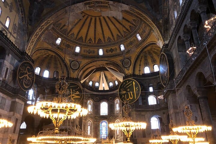 Sapphires of Turkey: 10-Day Private Plane Tour from Istanbul to Cappadocia and Ephesus