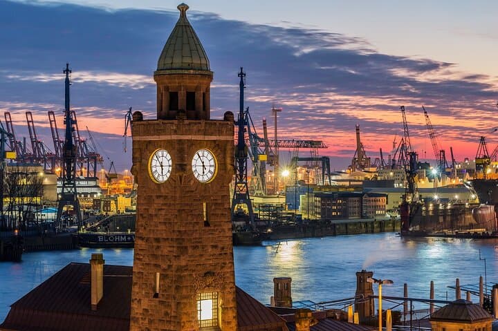 Private Transfer Copenhagen to Hamburg with 2-Hour Egeskov Castle Stop in Odense photo 3