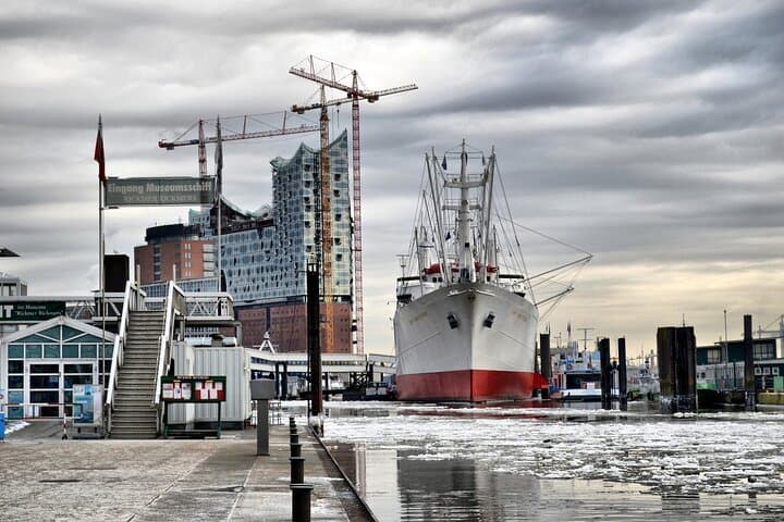 Private Transfer from Bremen to Hamburg with Scenic 2-Hour Stop photo 2