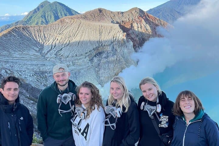 4-Day Bali-to-Java Overland: Ijen Blue Fire, Bromo Sunrise & Tumpak Sewu Waterfall