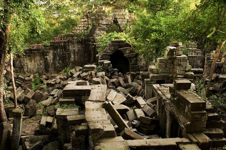 Private Guided Tour from Siem Reap to Beng Mealea Temple — Explore the Unrestored Jungle Ruins photo 3