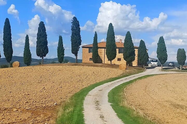 Private Transfer Florence to Assisi via Montepulciano & Cortona photo 4