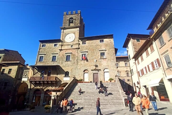 Private Transfer Florence to Assisi via Montepulciano & Cortona
