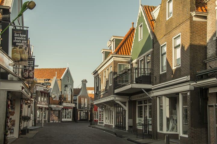 Volendam e-Scavenger Hunt: Self-Guided Interactive City Game photo 3