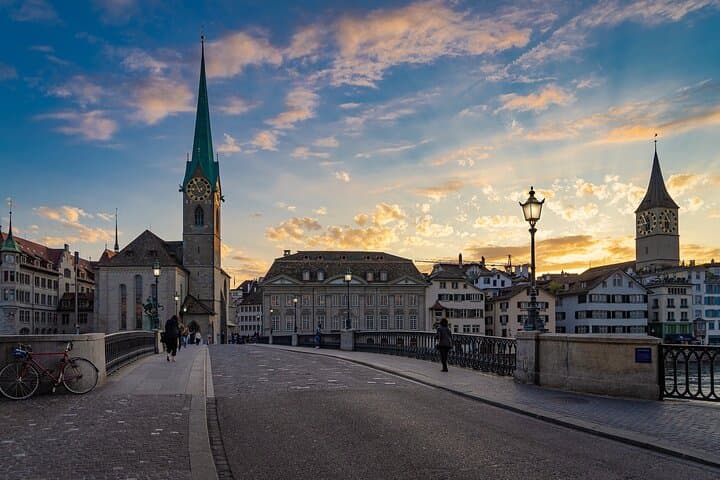 Florence to Zurich Private Transfer with 2-Hour Milan Duomo Stop photo 4