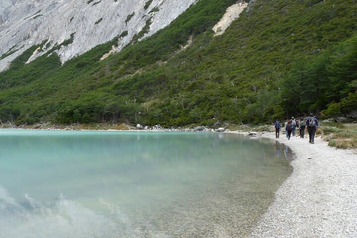 Guided Trek to Laguna Esmeralda from Ushuaia — 6‑Hour Hike with Lunch photo 3