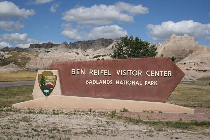 Badlands Van Tour: A Full-Day Drive Through Fossils, Prairie, and Missile History