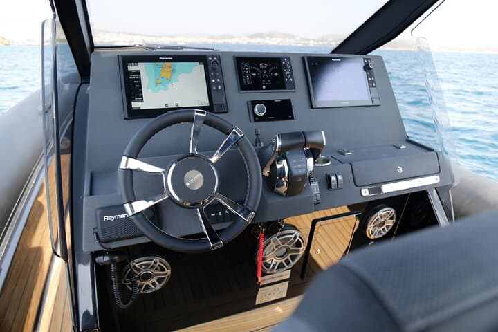 Santorini Caldera: Private Speedboat Cruise with Open Bar & Hot Springs photo 2