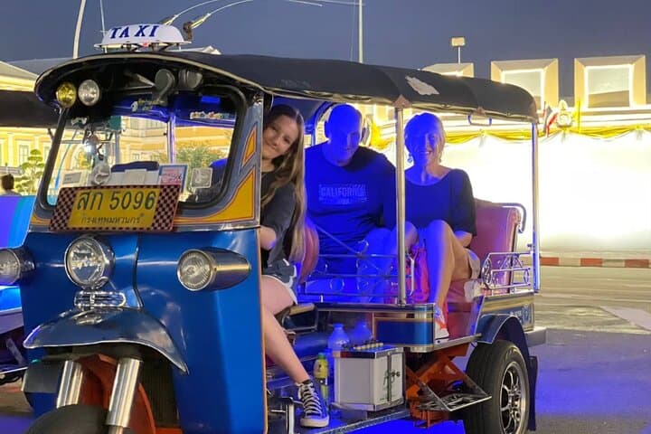 Bangkok After Dark: Tuk‑Tuk Night Tour & Chinatown Street Food Experience photo 6