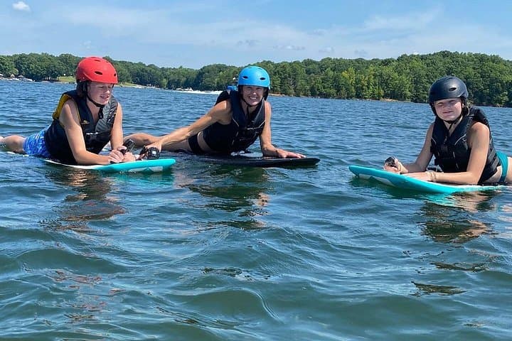 Private Efoil Adventure in Charlotte — Learn to Fly Over Water on an Efoil photo 3