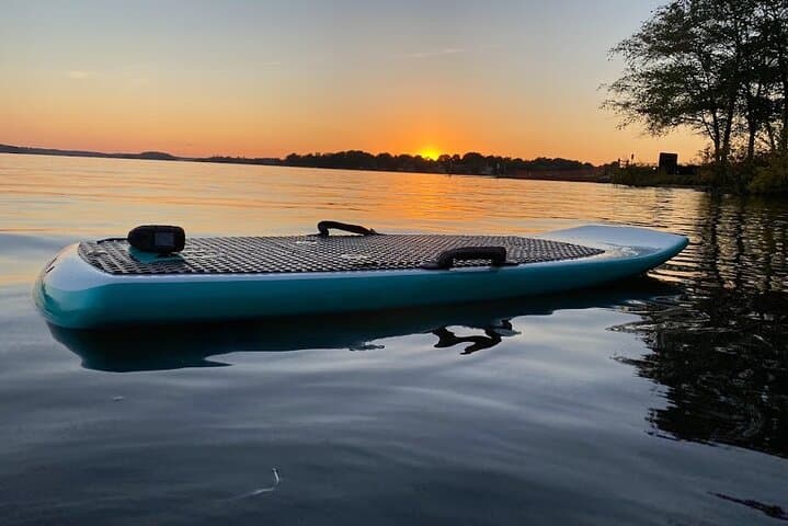 Private Efoil Adventure in Charlotte — Learn to Fly Over Water on an Efoil photo 4