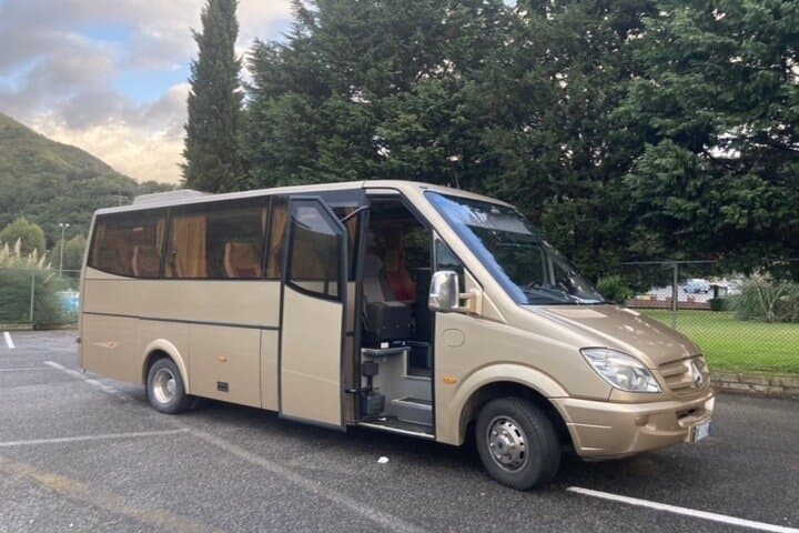 Las Vegas Airport Transfer: Shared Shuttle from LAS to The Strip photo 5