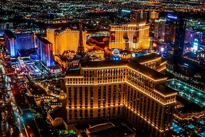 Las Vegas Night Helicopter Flight with Four-Course Dinner at Matteo's photo 6