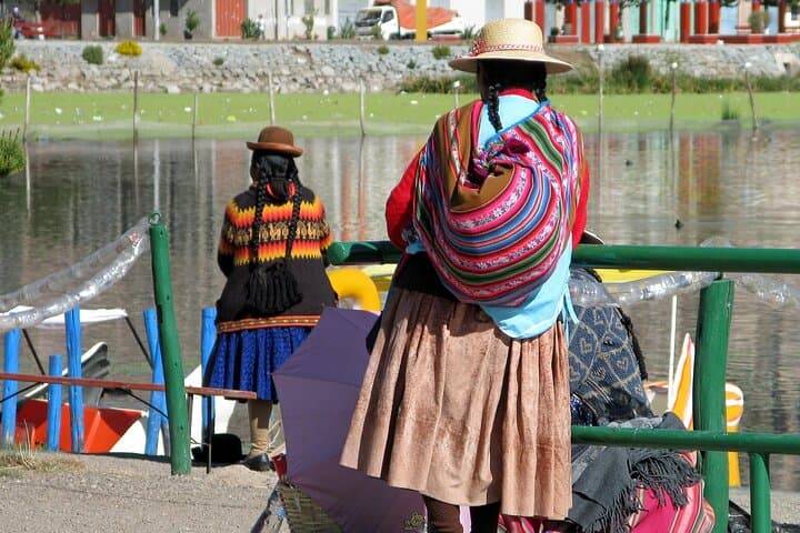 Oruro to Puno Private Transfer with Uros Floating Islands Visit photo 4