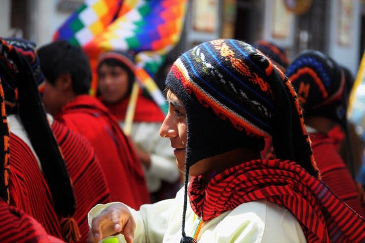 Oruro to Puno Private Transfer with Uros Floating Islands Visit photo 6