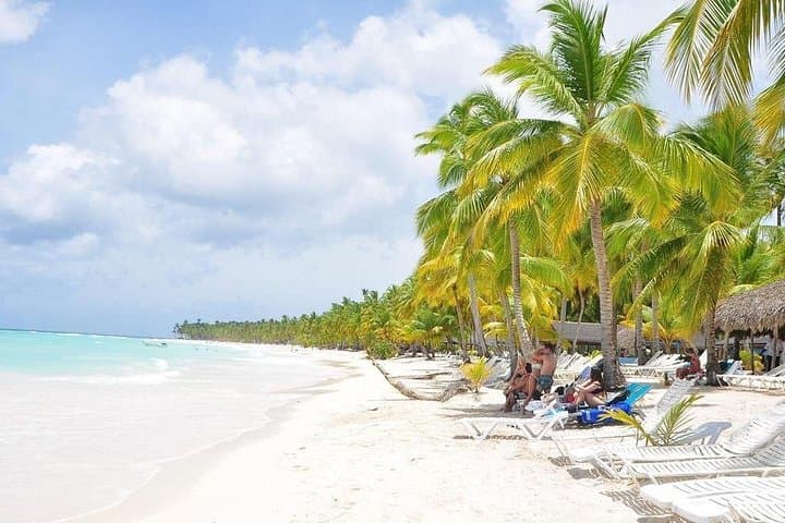 Saona Island VIP Private Boat Tour — Private Catamaran & Natural Pool (6 hours) photo 4