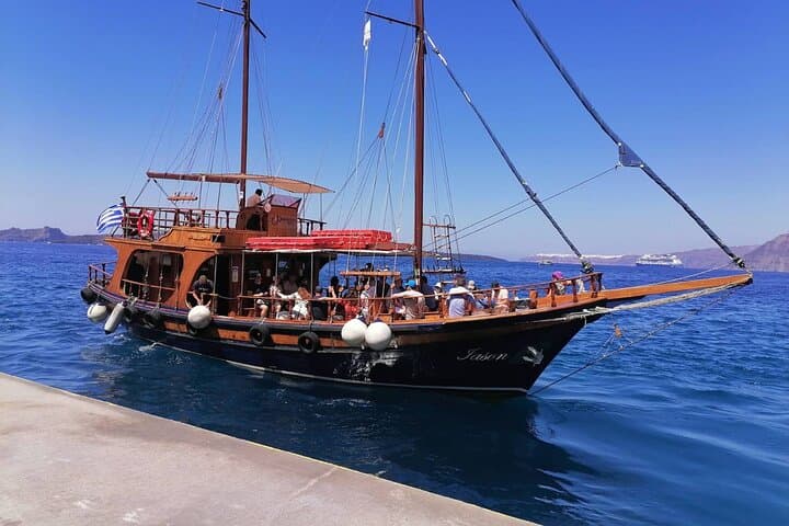 Santorini Lost Atlantis Experience: Akrotiri, Volcano Hike & Therasia Wine Tasting photo 3