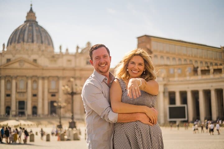 Rome Private Photo Shoot: Couples & Family Photographer Guide photo 5