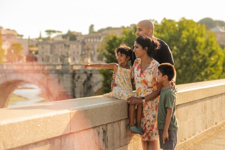 Rome Private Photo Shoot: Couples & Family Photographer Guide photo 2