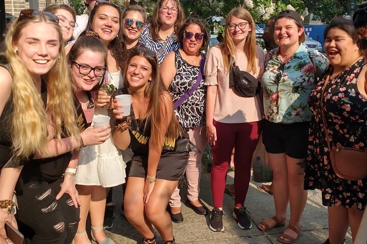 Bloody Murder Savannah Pub Crawl: True Crime Walking Tour of Monterey Square