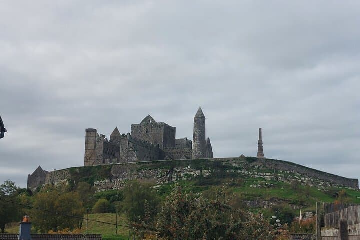 Private Luxury Day Tour: Blarney, Cahir & Rock of Cashel photo 3