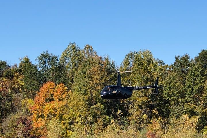 Private Hudson Valley Fall Foliage Helicopter Charter from Manhattan photo 2