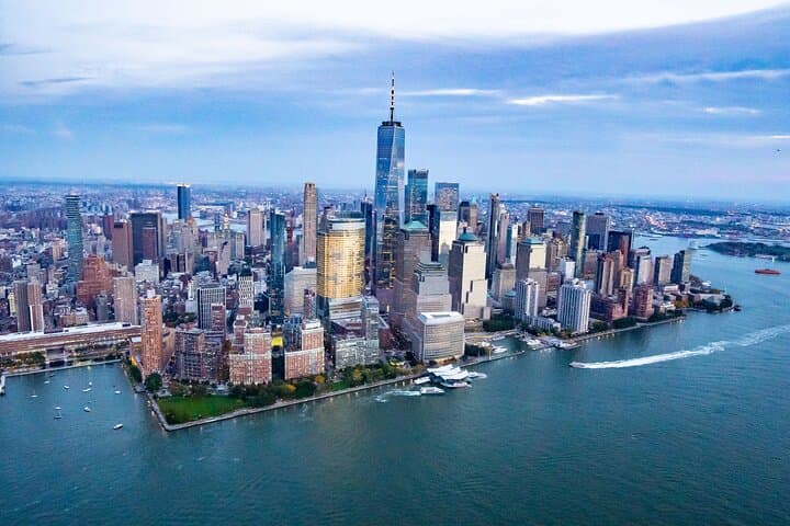 Private Westchester Helicopter Tour — NYC Skyline, Statue of Liberty & Sunset Flights photo 3