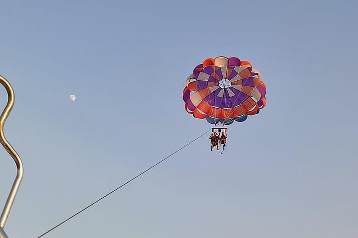 Hurghada Parasailing Over the Red Sea — 15-Min Flight with Hotel Pickup