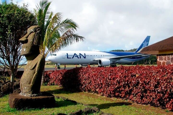 Exploring Easter Island: Full-Day Rapa Nui Moai, Volcanoes & Anakena Beach photo 2