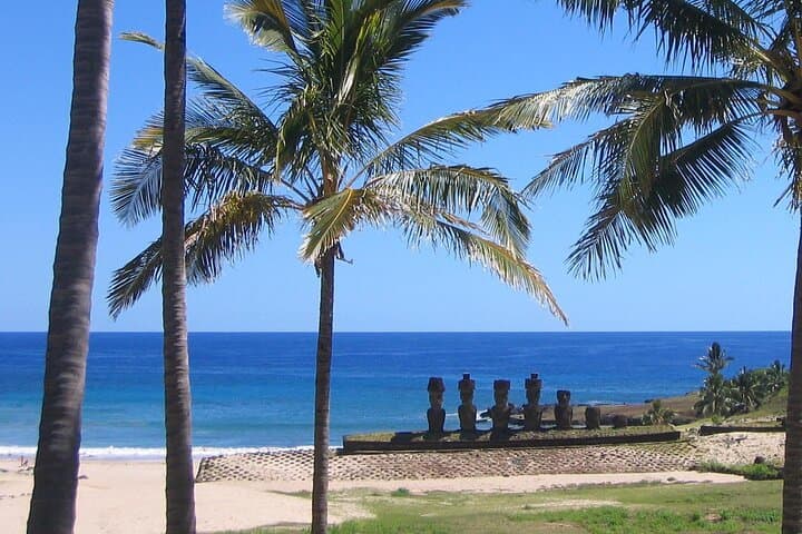 Exploring Easter Island: Full-Day Rapa Nui Moai, Volcanoes & Anakena Beach