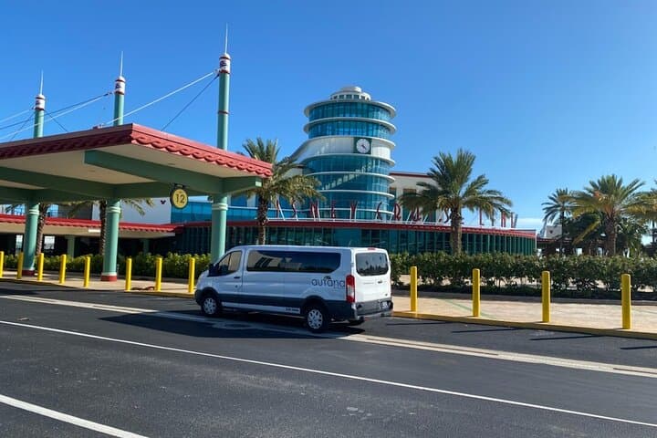 Private Orlando Airport Transfer (MCO) from Hotels — Up to 14 Passengers