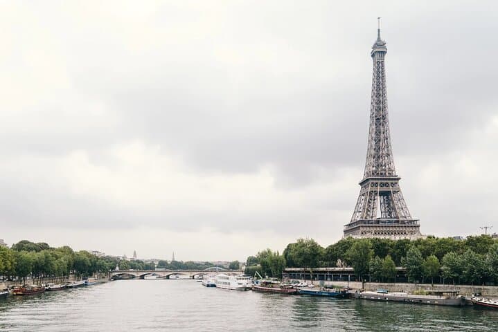 Half-Day Paris Highlights: Seine Cruise & Wine Tasting photo 6