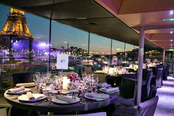 Private Paris Airport Pickup with Seine Dinner Cruise & Panoramic City Drive photo 6
