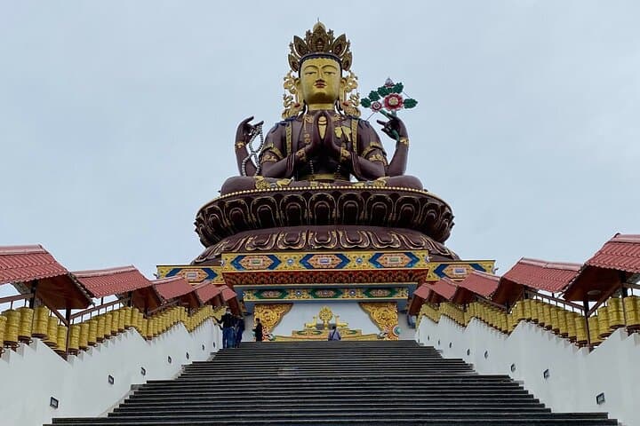 Cycle Darjeeling to Sikkim: 14-Day Himalayan Tea-Garden & Rhododendron Ride