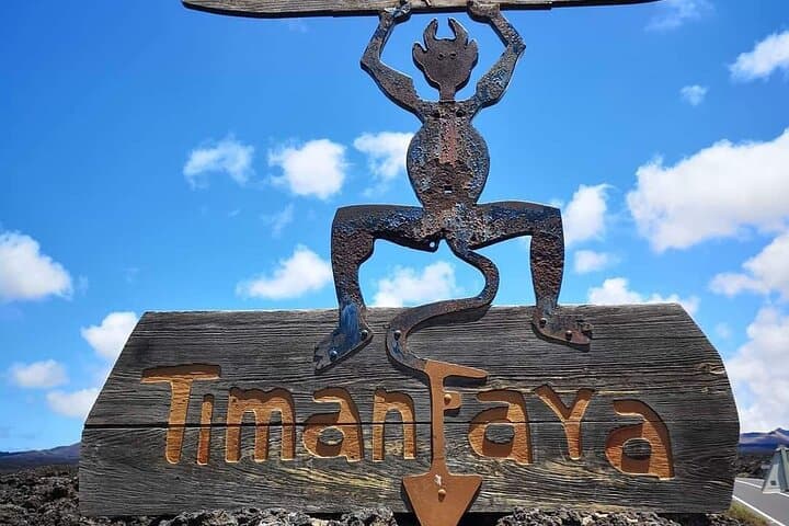 Cruise Shore Excursion: Timanfaya, La Geria & El Golfo’s Green Lagoon photo 2