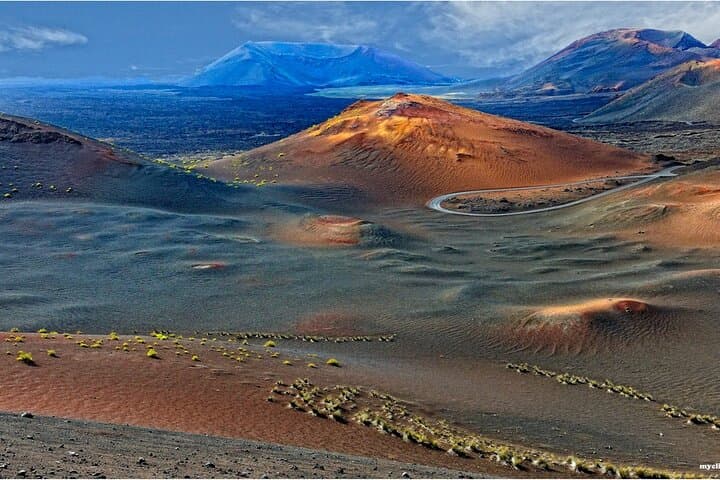 Cruise Shore Excursion: Timanfaya, La Geria & El Golfo’s Green Lagoon photo 4