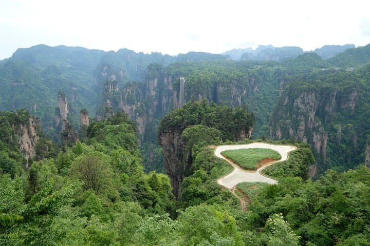 3-Day Zhangjiajie Highlights: Glass Bridge, Tianmen & Avatar Peaks photo 2