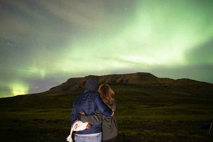Reykjavik Northern Lights Tour — Pro Aurora Photos & Small-Group Hunt photo 5