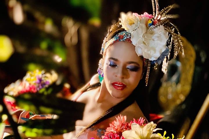 Oiran Makeover and Photoshoot in Niigata: Private Traditional Costume Experience