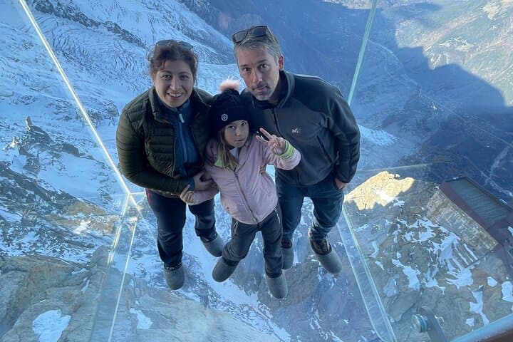 Aiguille du Midi Cable Car and Summit Guide: Chamonix 3,842m Panorama