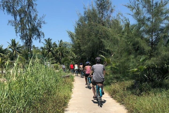 Hoi An Countryside Half-Day Bike Tour: Cam Kim Island & Village Workshops photo 2