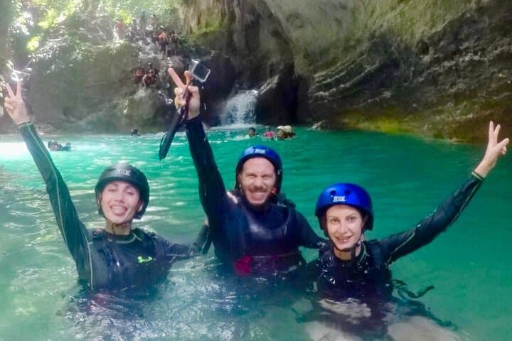 Private Kawasan Falls Canyoneering with Lunch — Cebu Cliff-Jump Adventure photo 3