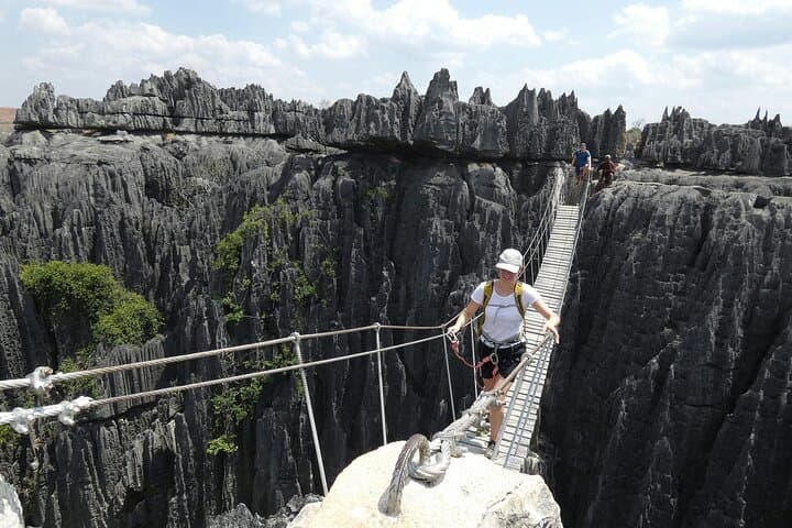 Tsingy de Bemaraha 4-Day Adventure: Baobabs, Kirindy & Manambolo photo 3