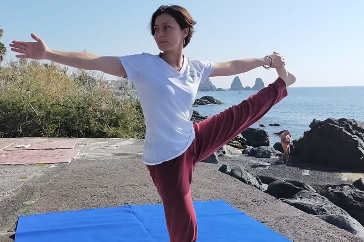 Multilevel Hatha Yoga Sessions in Sicily — 90-Minute Private Classes for All Levels