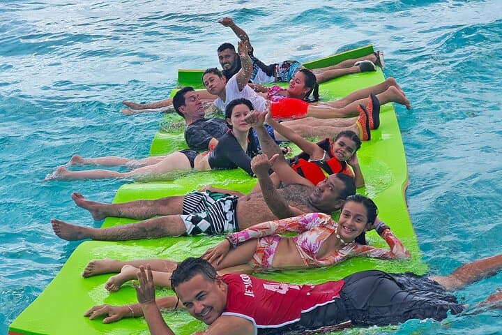 Private Pontoon Day to the Aquarium and Rose Cay — San Andrés Bay Excursion photo 2