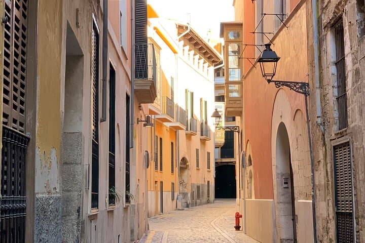 Palma’s Hidden Quarters: Jewish Quarter & Tanner District Walking Tour