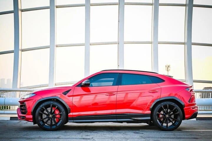 Drive a Lamborghini Urus in Dubai – Full-Day Super-SUV Rental Experience photo 4