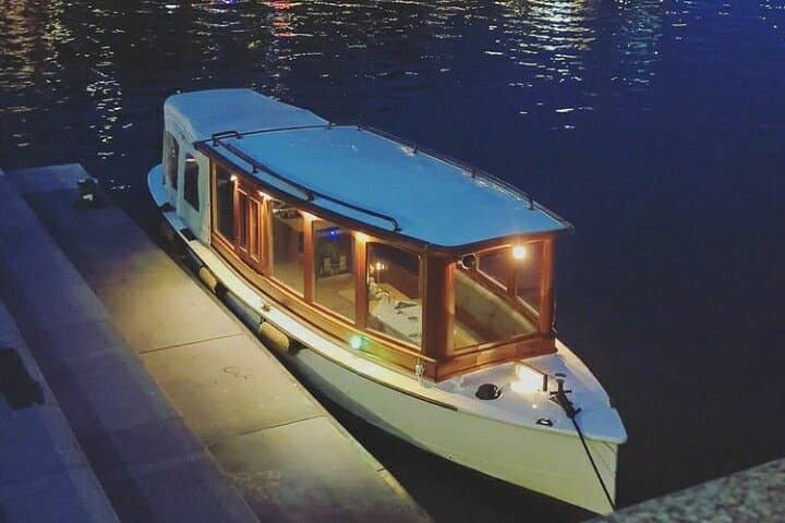 Private Amsterdam Light Festival Canal Cruise with Welcome Drink photo 3